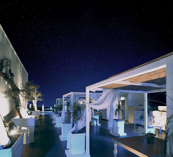 Il rooftop, il terrazzo sotto le stelle di Al Sole Resort, sala ricevimenti sul mare in Puglia