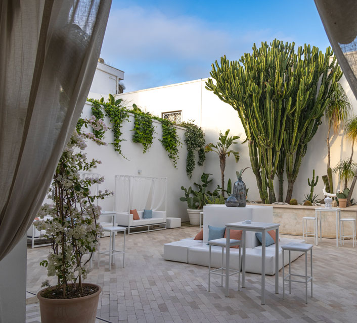 La corte, ingresso di Al Sole Resort, sala ricevimenti sul mare in Puglia